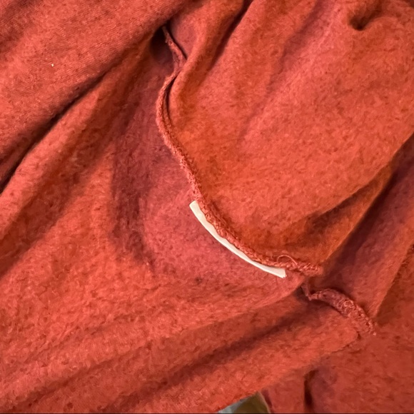 Minimum T-Shirt with Open Back - Picture 8 of 8